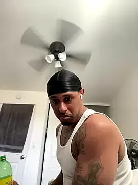 EliotStone – webcam model profile photo Image 9