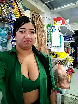 IsabellaSanz – webcam model profile photo Image 19