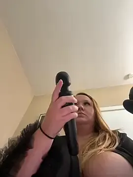 GianaBravo – webcam model profile photo Image 17