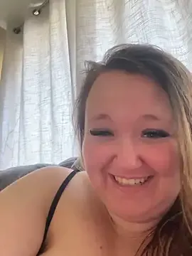 GianaBravo – webcam model profile photo Image 2