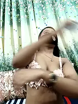 VaniaLee – webcam model profile photo Image 3