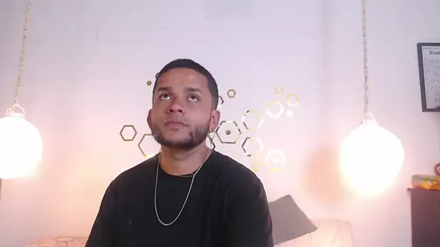 KarimeHills – webcam model profile photo Image 8