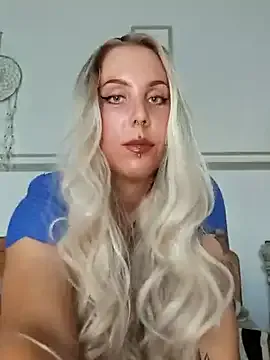 DarkDea – webcam model profile photo Image 16