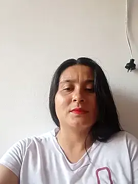 FitnessBunny – webcam model profile photo Image 2