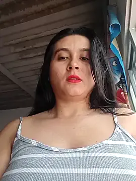 FitnessBunny – webcam model profile photo Image 7