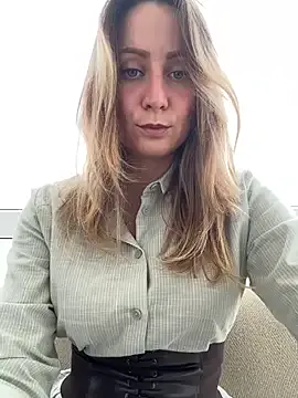 ValeriiLunaa – webcam model profile photo Image 19