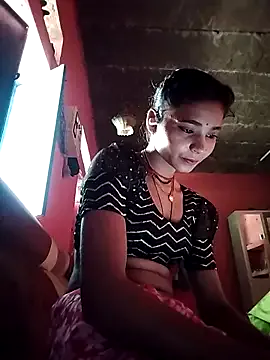 KarinaSanz – webcam model profile photo Image 2