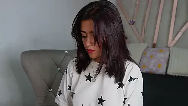 ZoeMurphy – webcam model profile photo Image 2