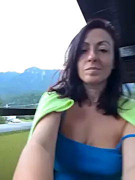 Risky_woman Image 17