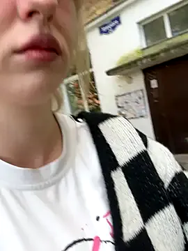 Live with AnnaCastillo_ on FliCam Image 3