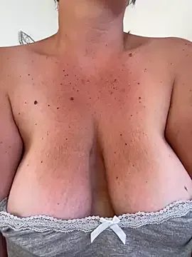 JadeMartinelli – webcam model profile photo Image 2