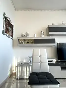 JadeMartinelli – webcam model profile photo Image 7