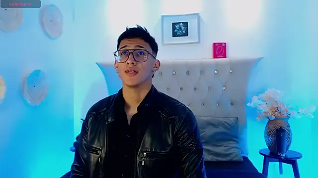 SandiSquirts – webcam model profile photo Image 4