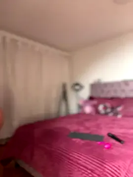 Samantha_e2 – webcam model profile photo Image 8