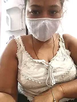 RoxanneMils – webcam model profile photo Image 11