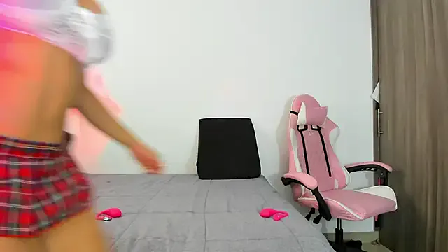 AprilXXS – webcam model profile photo Image 4