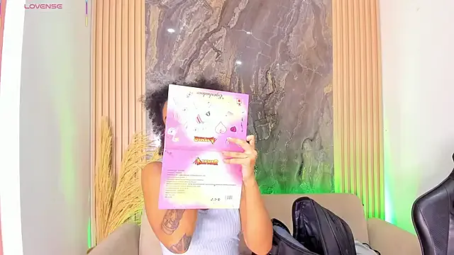 GLaM_GoDdEsS_143 – webcam model profile photo Image 15