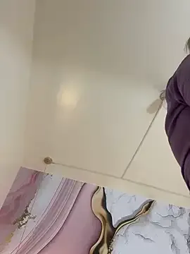 SuperSQUIRTERr – webcam model profile photo Image 17