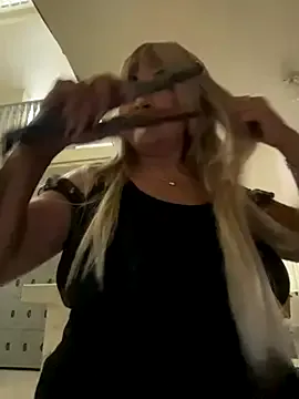 SuperSQUIRTERr – webcam model profile photo Image 4