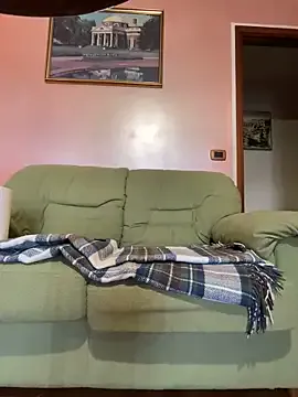 LucieWinters_UK – webcam model profile photo Image 16