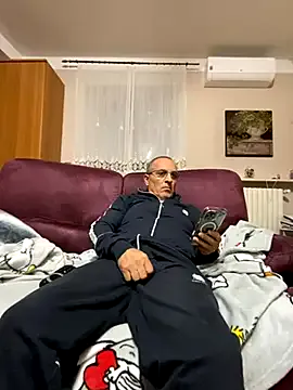 LucieWinters_UK – webcam model profile photo Image 18