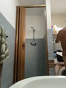 LucieWinters_UK – webcam model profile photo Image 9