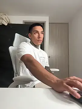 AvaMaddisson – webcam model profile photo Image 12