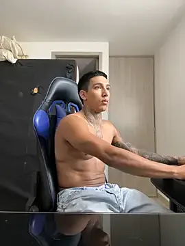 AvaMaddisson – webcam model profile photo Image 7