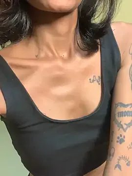 LauraJean – webcam model profile photo Image 6