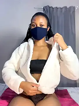 LeylaVidal – webcam model profile photo Image 3