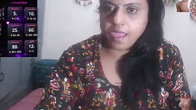 SandiSquirts – webcam model profile photo Image 17