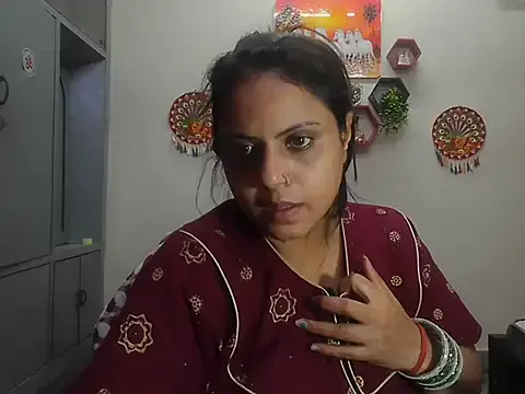 SandiSquirts – webcam model profile photo Image 2