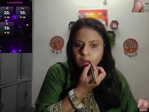 SandiSquirts – webcam model profile photo Image 5