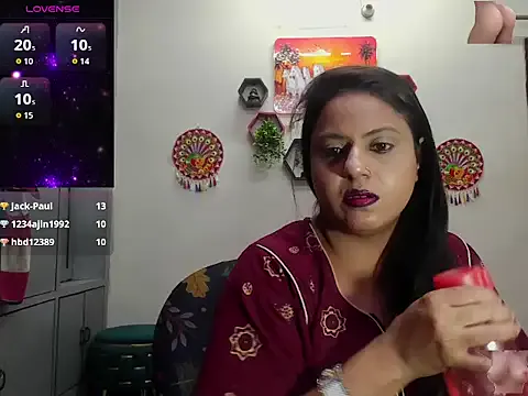 SandiSquirts – webcam model profile photo Image 6