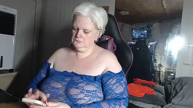 realroniraye – webcam model profile photo Image 9