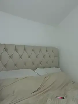 SandiSquirts – webcam model profile photo Image 2