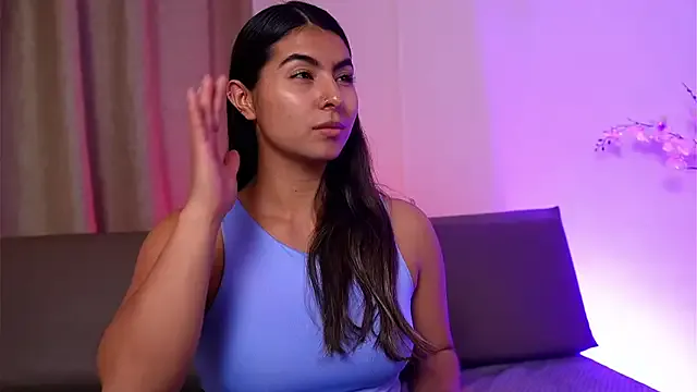 AYW-21 – webcam model profile photo Image 18