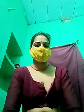 Lawrenhils – webcam model profile photo Image 4