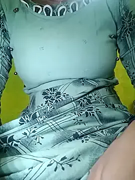 Lawrenhils – webcam model profile photo Image 9