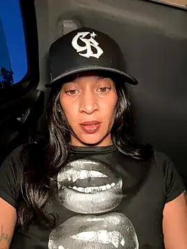 glamorous_ggh – webcam model profile photo Image 13