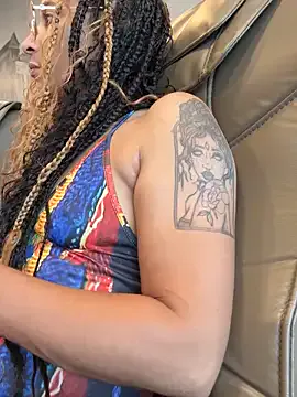 glamorous_ggh – webcam model profile photo Image 17