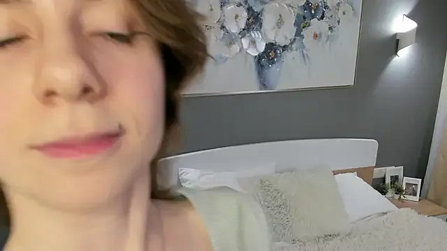 shyina_meow – webcam model profile photo