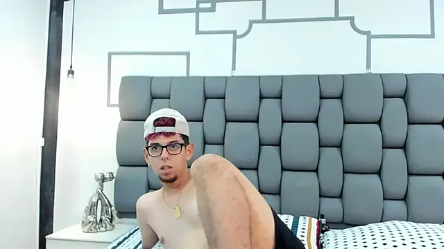 Big_SlutNasty – webcam model profile photo Image 10