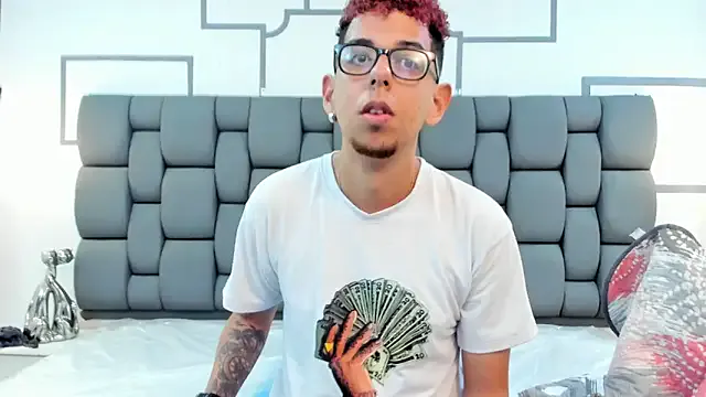 Big_SlutNasty – webcam model profile photo Image 13