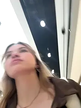 JaninaSecrets_ – webcam model profile photo Image 2