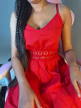 LuciiaSaenz – webcam model profile photo Image 15