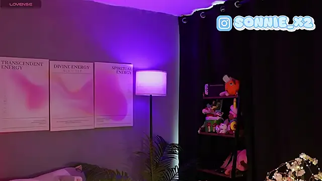 Caicai-a – webcam model profile photo Image 17