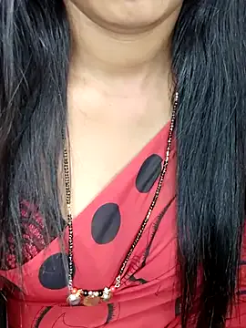 LennaVoss – webcam model profile photo Image 4