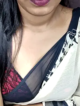 LennaVoss – webcam model profile photo Image 5