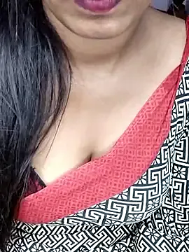 LennaVoss – webcam model profile photo Image 9